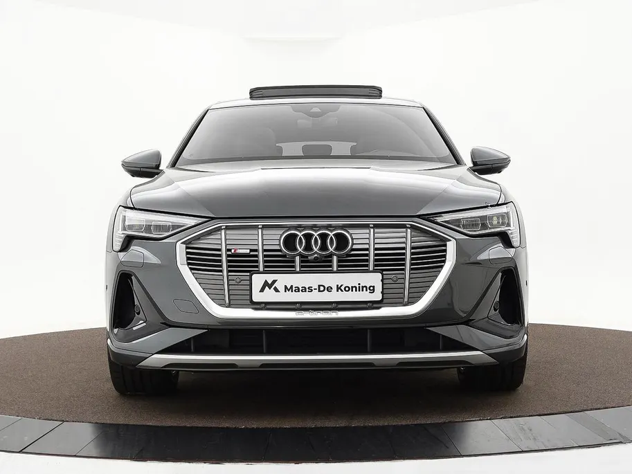 Audi e-tron 55 408pk Quattro S edition 95 kWh · SOH 95,6% · Panoramadak · 360 Camera · B&O Audio · Stoelverwarming · Luchtvering · 21'' Inch ·