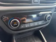 Hyundai i10 1.0 Premium | Navigatie| Parkeer sensoren| Camera| Cruise Controle| Metallic lak| Dealer onderhouden| Climate Controle