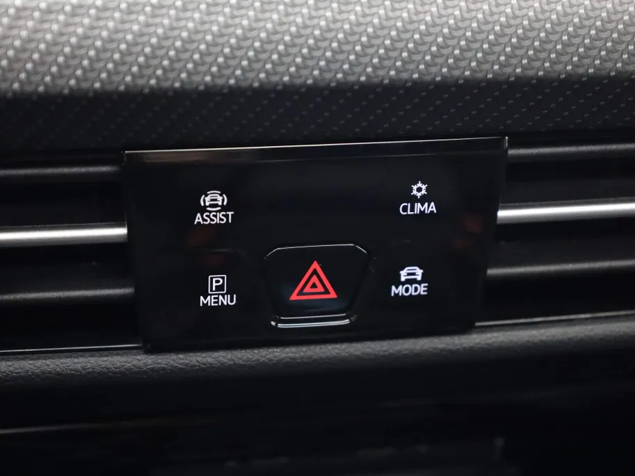 Volkswagen Golf 1.5eTSI/130PK DSG R-Line · Panoramadak · Apple/Android Car Play · Stoel & Stuurverwarming · Navigatie