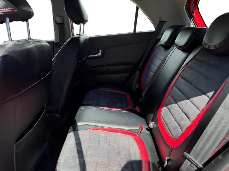 Kia Picanto 1.0 DynamicLine | Dealer onderhouden |Climate control & cruise control | Bluetooth | Lichtmetalen velgen | Metallic lak | Fabrieksgarantie | NAP