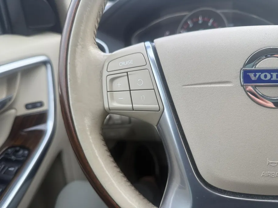 Volvo XC60 2.0 T5 FWD Summum | Automaat | Panorama Dak | NL-Auto | NAP | Memory Seats | Camera | Climate Control | Stoelverwarming | Cruise Control | Navigatie | Keyless