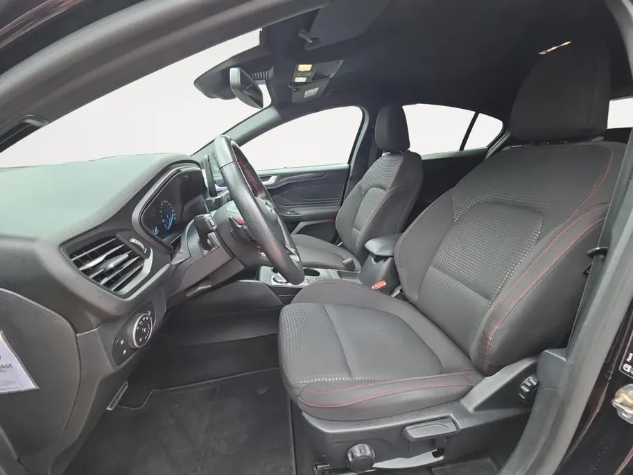 Ford Focus 1.0 EcoBoost ST-Line X Business | Automaat | Carplay | camera | Zeer nette auto | Full LED | Trekhaak | Technology Pack | Winter Pack | 12 Maanden Bovag Garantie |