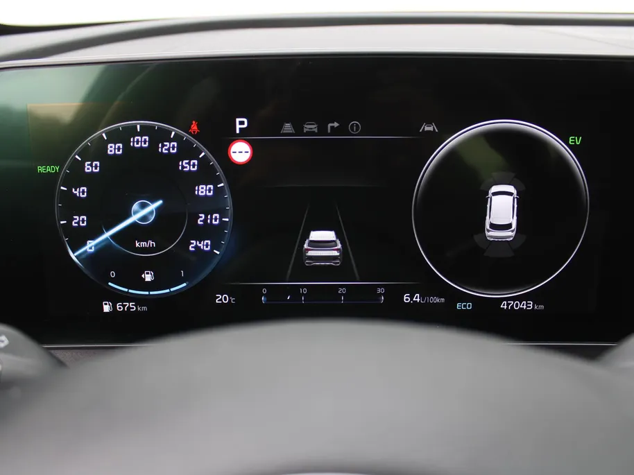 Kia Sportage 1.6 T-GDi Hybrid Dark Edition | Stuur-/stoelverwarming v+a | Camera | Elek. stoelverstelling | 18' LM | Cruise adapt. | Navi | Clima | Half leer/suède |