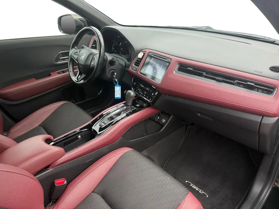 Honda HR-V 1.5 i-VTEC Elegance | Automaat | Trekhaak | Achteruitrijcamera | Stoelverwarming | Led koplampen | Dealer onderhouden |