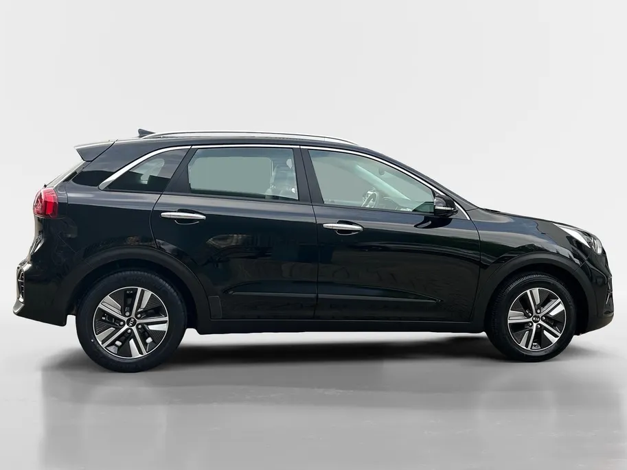 Kia Niro 1.6 GDi Hybrid DynamicLine | Apple Carplay / Android Auto | Navigariesysteem | Licht + Regensensor | Parkeersensoren + Camera Achter | Cruise Control Adaptief | Rijstrooksensor + Correctie