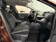 Renault Clio Estate 90PK TCe Expression | Navi | Armsteun | Bleutooth | Cruise Control | Lichtmetalen Velgen | Airco | USB | Leder Stuurwiel |