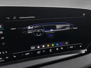 Audi Q6 e-tron S edition 306pk performance 100 kWh · Panoramadak · Luchtvering · Trekhaak · 360 Camera · Warmtepomp · Head-Up · Elek. Voorstoelen · 21'' Inch · 24-11-2030 of 100.000km