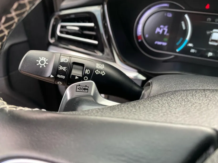 Kia e-Niro DynamicPlusLine 64 kWh | Climate control | Navigatie | Parkeercamera | Stoel + stuurverwarming | Keyless | Schuif-kanteldak | Line assist |