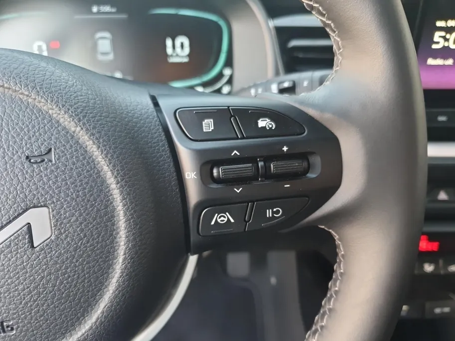 Kia Stonic 1.0 T-GDi MHEV DynamicPlusLine Navi | Stoel en stuurverwarming | Camera | Keyless met startknop | Apple Carplay / Android Auto | Getinte ramen achter | Fabrieksgarantie | NAP