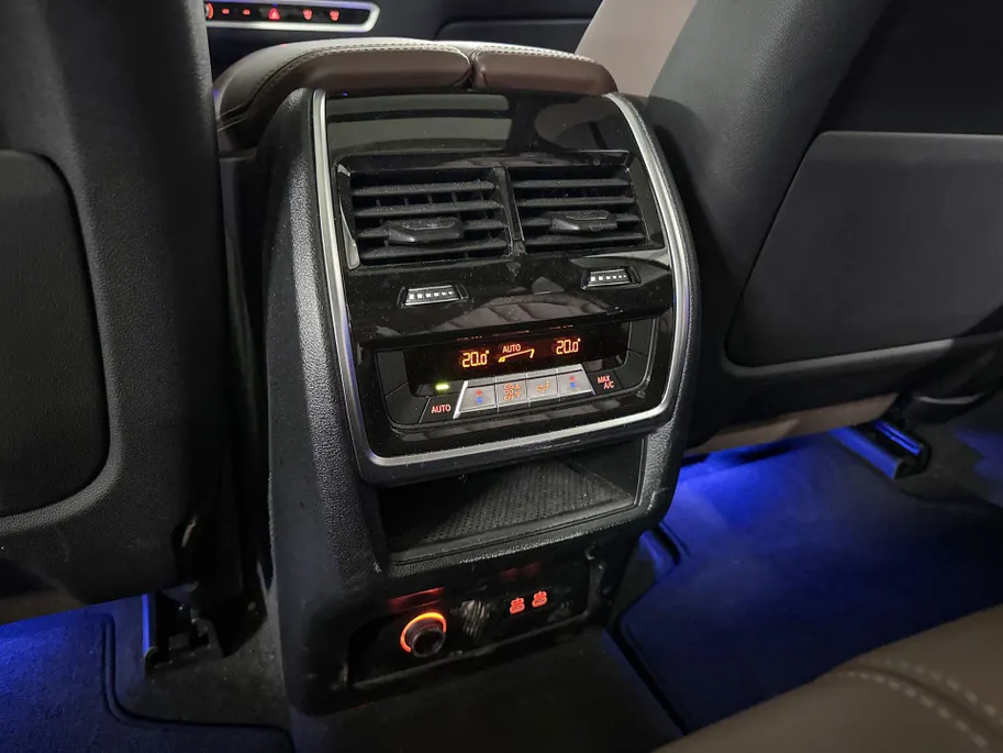 BMW X5 xDrive50e Launch Edition