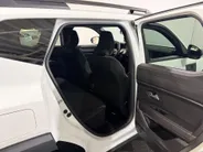 Dacia Duster 140PK Hybrid Journey Automaat | 1ste Eigenaar | Navigatie | Apple Carplay/Android Auto | 360 Camera | Dodehoek Detectie | Parkeersensoren | Climate Control | Cruise Control | USB-C | Licht & Regen Sensor |