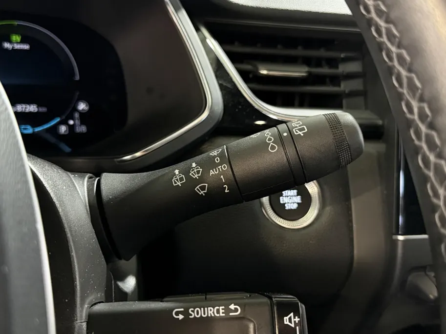 Renault Captur 145PK E-Tech Hybrid SL Rive Gauche Automaat | Schuif/Kantel Dak | Trekhaak | Stoel & Stuurwiel Verwarming | 9,3' Navi | Digital Cockpit | Stoel & Stuurwiel Verwarming | Adaptive Cruise Control |
