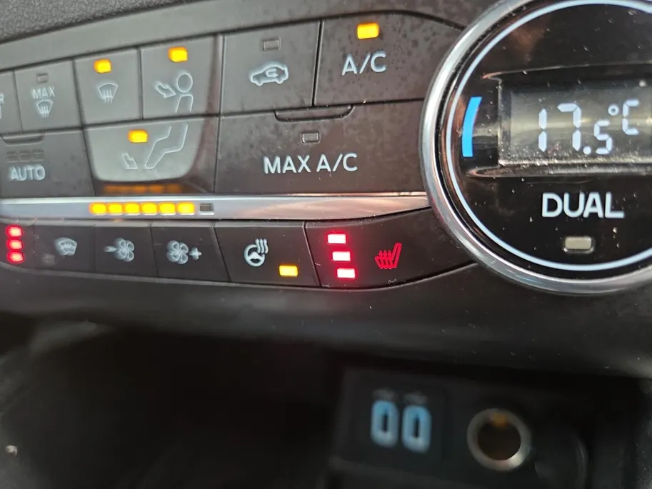 Ford Focus 1.0 EcoBoost ST-Line X Business | Automaat | Carplay | camera | Zeer nette auto | Full LED | Trekhaak | Technology Pack | Winter Pack | 12 Maanden Bovag Garantie |