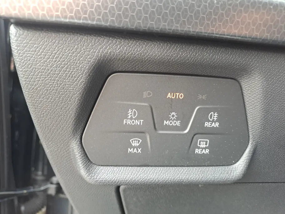 SEAT Leon 1.0 TSI Style Business Intense | Cruise control adaptief | Navigatie | LM Velgen | Apple Carplay/Android Auto | Achteruitrijcamera | airco automatisch