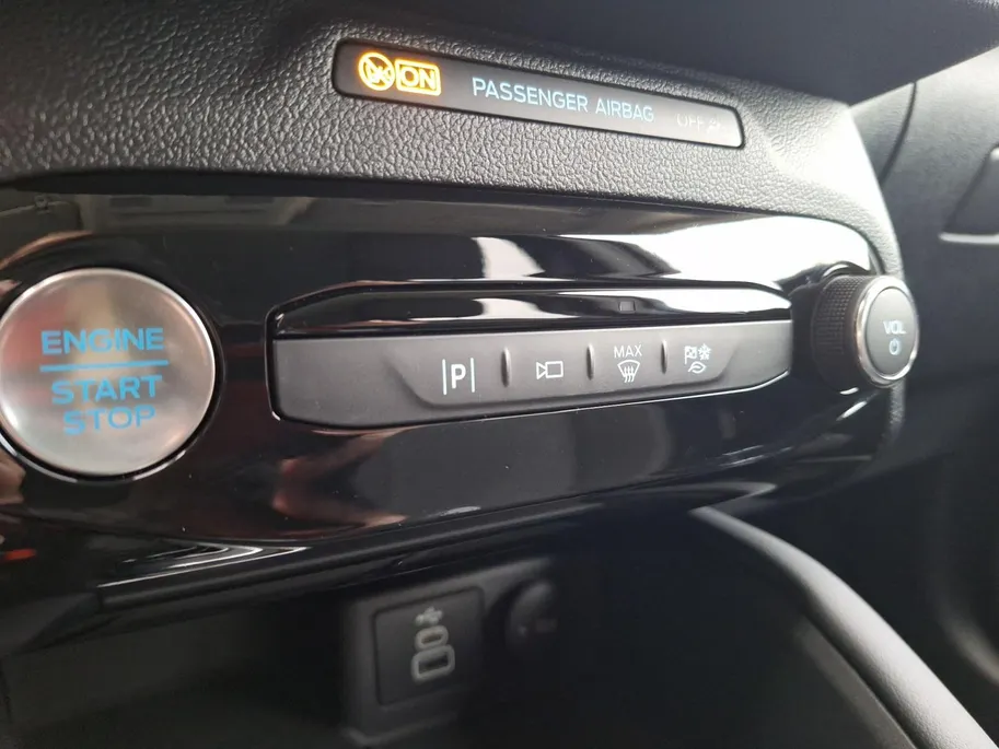 Ford Kuga 2.5 PHEV Titanium | Winterpack | Driver Assistancepack | El. Trekhaak | 360Camera | Adaptive Cruisecontrol | Dodehoekdetectie | Climate Control | Le dverlichting | Apple Carplay&Android Auto |