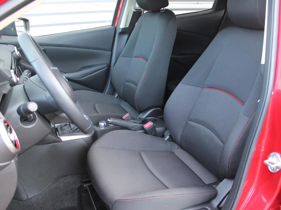 Mazda 2 1.5 Skyactiv-G Sportive | Airco | Cruise | PDC | 16' LM | Camera | 1e eigenaar | Zeer weinig km |