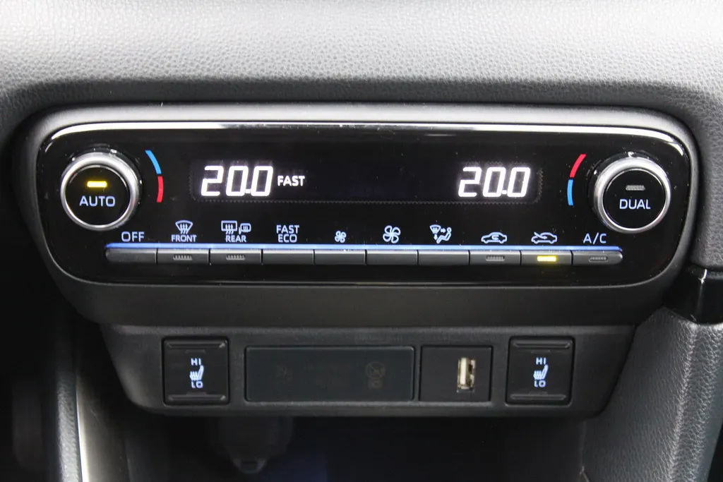Mazda 2 Hybrid 1.5 Select | Airco | 16'LM | navi | Cruise | Stoelverwarming | Draadloos laden |