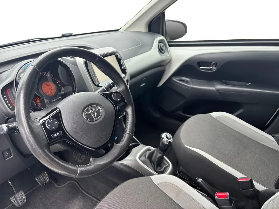Toyota Aygo 1.0 VVT-i x-sport | Goed onderhouden | Achteruitrijcamera | Airco | Bluetooth | 12 maanden garantie! |