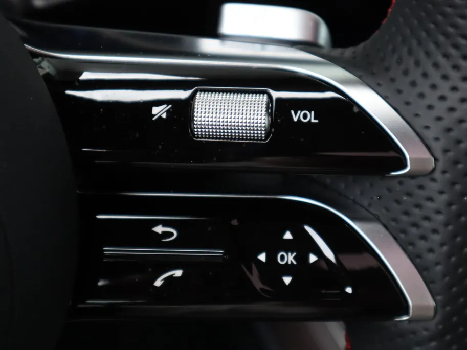 Mercedes-Benz GLB 250+ Business Solution AMG 85.5 kWh l Trekhaak l Keyless l Panoramadak