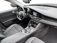Alfa Romeo Giulia 2.0T B-Tech | 200PK | 19 INCH | AD.CRUISE | CAMERA | STOEL & STUURVERWARMING | CARPLAY |