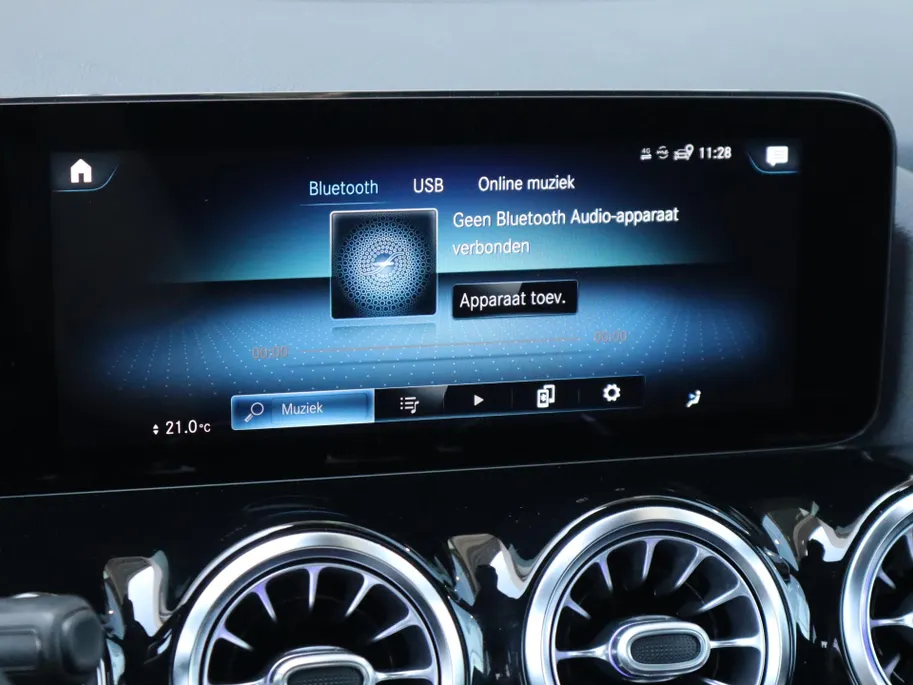 Mercedes-Benz GLA 250 e AMG Line l Stoelverwarming l Achteruitrij camera l Ambiente lichtpakket