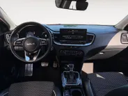 Kia XCeed 1.6 GDi PHEV Design Edition | Apple Carplay / Android Auto | Navigatiesysteem | Licht + Regensensor | Elektrisch Schuif / Kanteldak | Parkeersensoren Voor + Achter | Parkeercamera Achter | Dodehoekdetectie | Rijstrooksensor + Correctie | 18'Lichtmetalen V