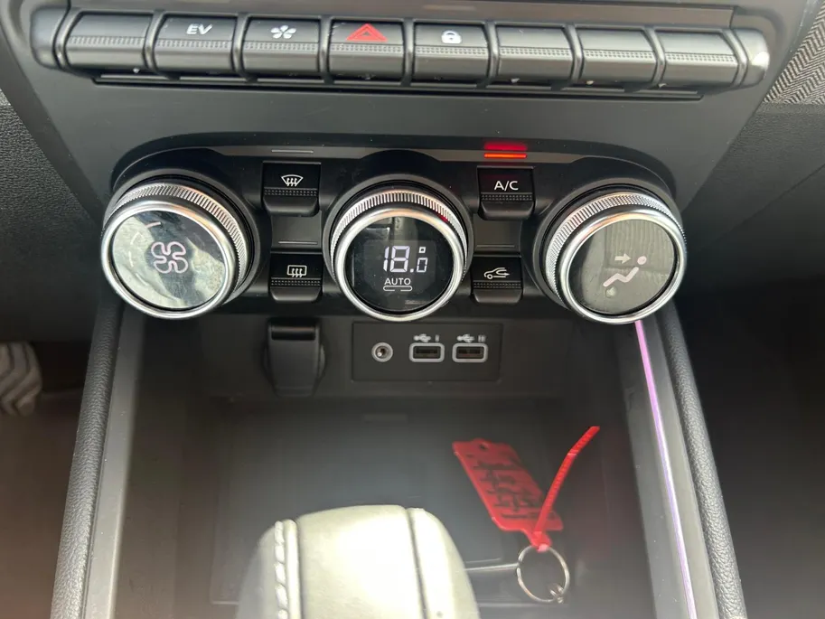 Renault Clio 1.6 E-Tech Full Hybrid 145 techno | Automaat | Apple Carplay & Android Auto | Camera | Navigatie | Parkeersensoren | Cruise Control | 12 Maanden BOVAG Garantie