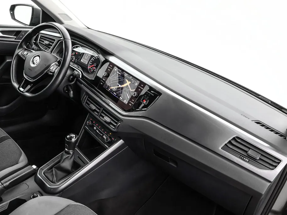 Volkswagen Polo 1.0 TSI 95pk Highline · Apple/Android Car Play · Navigatie · Clima · 16'Velgen · Sportstoelen · Draadloze Telefoonlader ·
