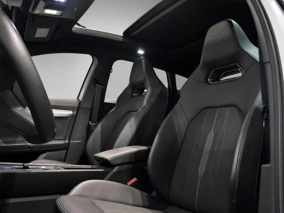CUPRA Formentor 1.4 TSI 204pk DSG e-Hybrid Essential Limited · Panoramadak · Camera · Elek. Achterklep · Stuur- & Stoelverwarming · Keyless · Elek. Bestuurdersstoel + Geheugen ·
