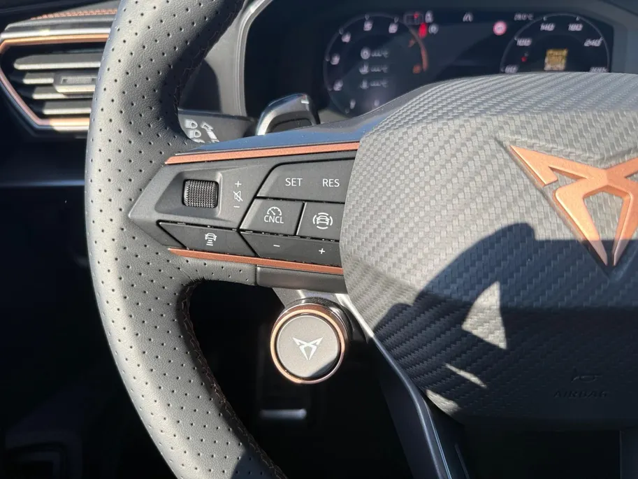 CUPRA Formentor 1.5 TSI e-Hybrid Business *NIEUW!*Schuif/Kantel Dak*Navi+Camera*Adaptive Crusie*Stoel/Stuur verw.*Sportieve Auto!