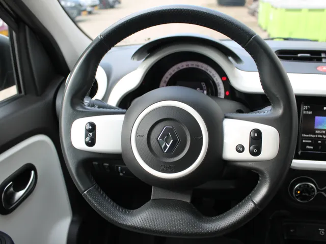 Renault Twingo 1.0 SCe Intens | navigatie | climate control |  lichtmetalen velgen | all season banden