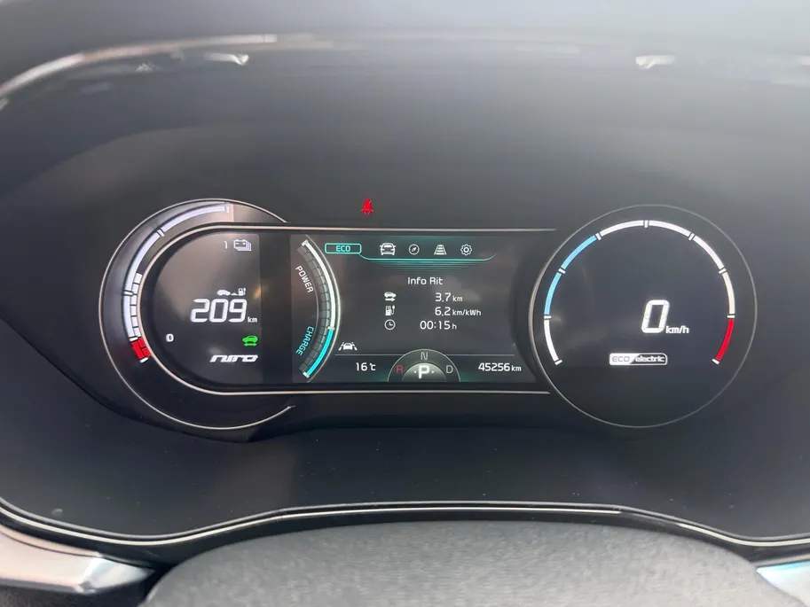 Kia e-Niro DynamicPlusLine 64 kWh | 100% SOH | Navigatie | Apple Carplay/Android Auto | Adaptieve Cruise Control | Stoel/Stuurverwarming | Lichtmetalen Velgen |