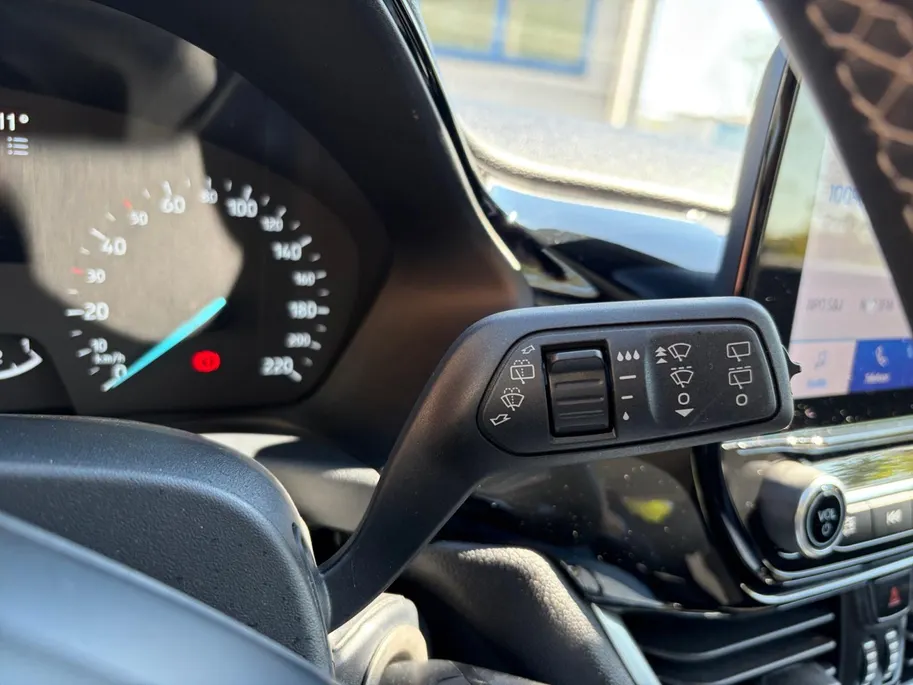 Ford Fiesta 1.0 EcoBoost Titanium | 1e Eigenaar | NL-Auto | Navigatie | Climate Control | Cruise Control | Parkeersensoren | Lichtmetalen velgen | All Weather banden