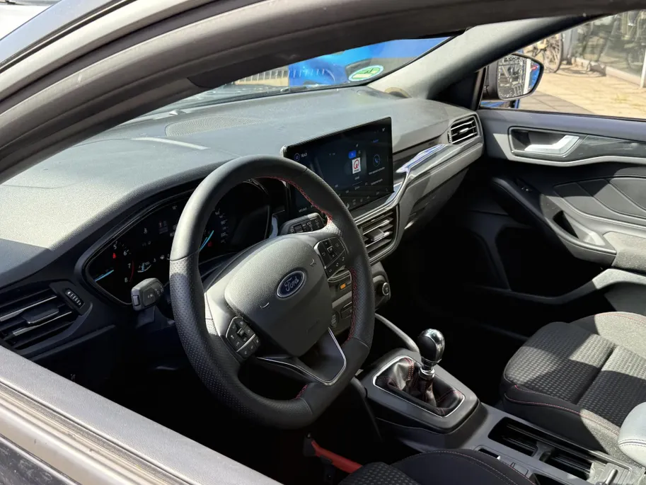 Ford Focus Wagon 1.0 EcoBoost Hybrid ST Line