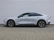 Mazda 6 6e Takumi Long Range 80 kWh | Stuur-/stoelverwarming + ventilatie | 360 camera | Pano dak | Zwart leer | 19' LM | HUD | LED | Elek. stoelverst. |