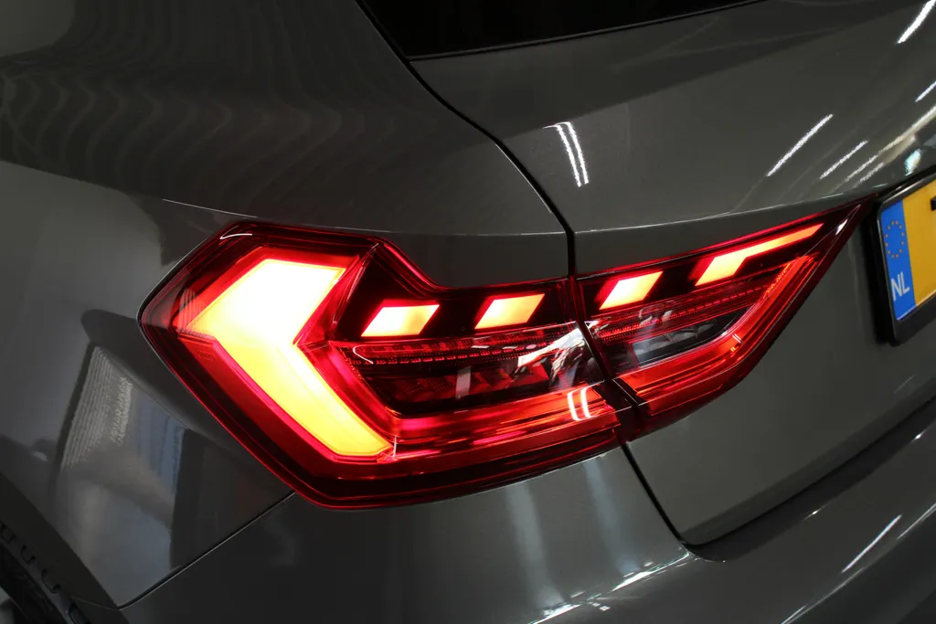 Audi A1 Sportback 25 TFSI S edition / Full Led / 17'' LMV / Carplay / Android auto / PDC achter /