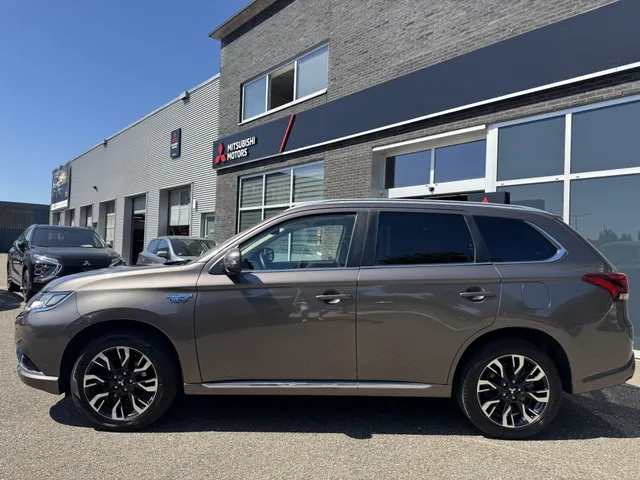 Mitsubishi Outlander 2.0 PHEV Executive | Trekhaak