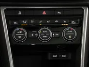 Volkswagen T-Roc 1.5 TSI 150pk DSG Style · Panoramadak · Camera · Elek. Achterklep · Dodehoeksensor · Stoelverwarming · Apple/Android Car Play ·