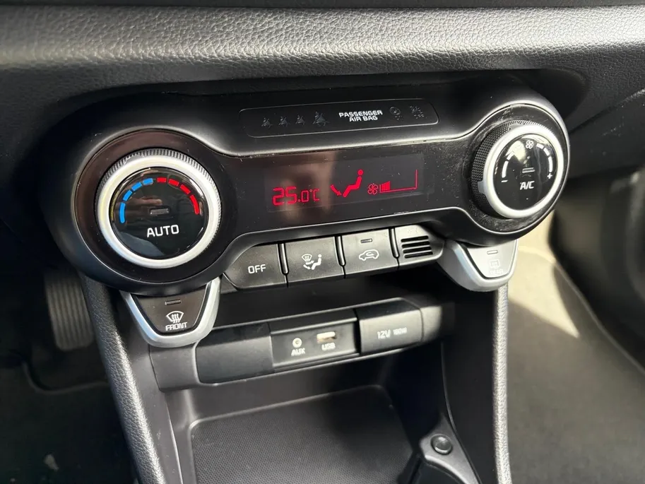 Kia Picanto 1.0 CVVT First Edition | All-Seasonbanden /Apple Carplay/ Android Auto | Navigatiesysteem | Cruise Control | Climate Control | Parkeercamera Achter | Lichtsensor | 15' Lichtmetalen Velgen