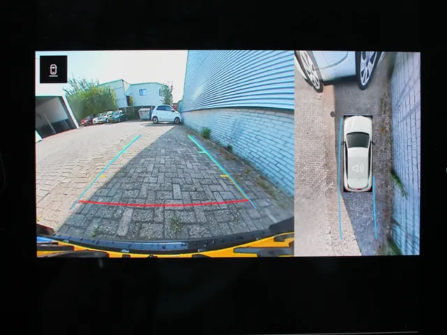Renault Megane E-Tech comfort range iconic 60 kWh | 360 camera | Elektrische stoelen | Harman Kardon geluid | DEMO VRAAG NAAR DE BESCHIKBAARHEID!