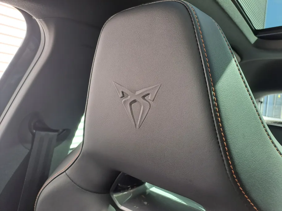 CUPRA Formentor 1.4 e-Hybrid VZ Copper Edition | Voorstoelen verwarmd | Automaat | ECC | Navi | Leer | Stuur verwarmd | Apple Carplay/Android Auto | Cruise control adaptief | SOH 93,6%