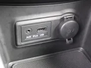 Kia Venga 1.4 CVVT First Edition | 16' LM | Trekhaak | Navi | Airco | Cruise | Camera | PDC | All seasons |