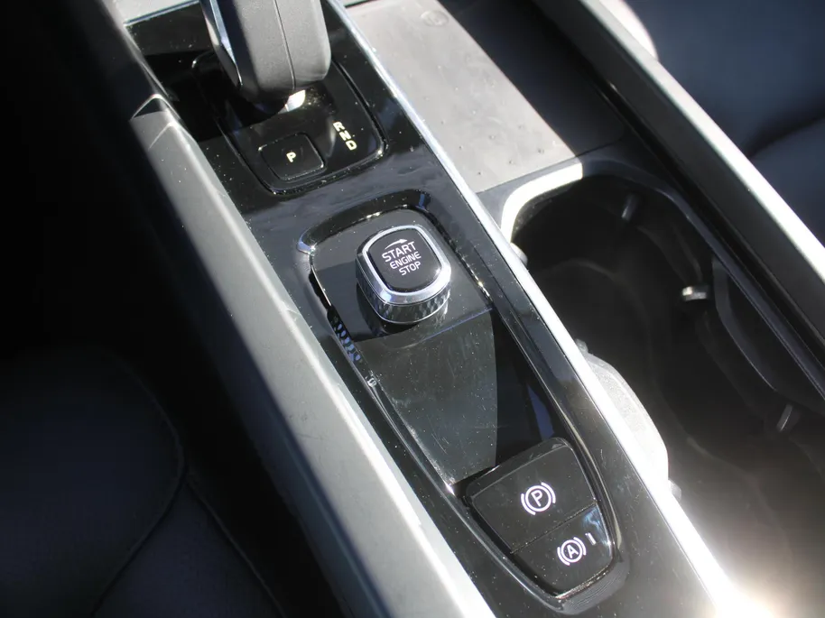 Volvo XC60 2.0 T6 Plug-in hybrid AWD Essential Edition Bright | Leer | Schuifdak | Elek. stoelverstelling | 19' LM | Dodehoek detectie | LED | Zeer nette auto |