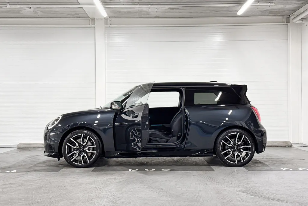 MINI Cooper 3-deurs Electric E John Cooper Works L