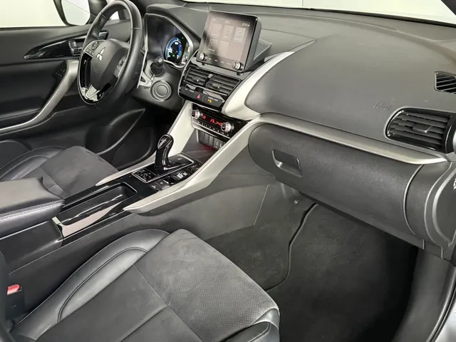 Mitsubishi Eclipse Cross 2.4 PHEV Intense+