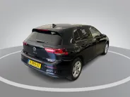 Volkswagen Golf 1.0 eTSI 110pk DSG Life · Camera · Apple/Android Car Play · Navigatie · P-Sensoren · 16'' Inch · Garantie t/m 04-02-2028 of 100.000km