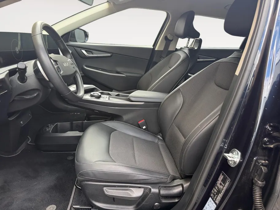 Kia EV6 Light 58 kWh 170 PK | 1e Eigenaar | Dealer onderhouden | Metallic lak | Trekhaak | Accu=100% | Fabrieksgarantie t/m 28-02-2031 + 3x 1 jaar*  | NAP