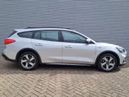 Ford Focus Wagon 1.0 EcoBoost Active Business | Navi | PDC | Cruise | Trekhaak | ECC | Stoel, Stuur, Voorruit verwarming