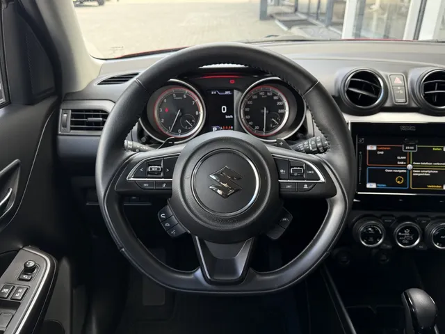 Suzuki Swift 1.2 Style Smart Hybrid Automaat | Bi-tone