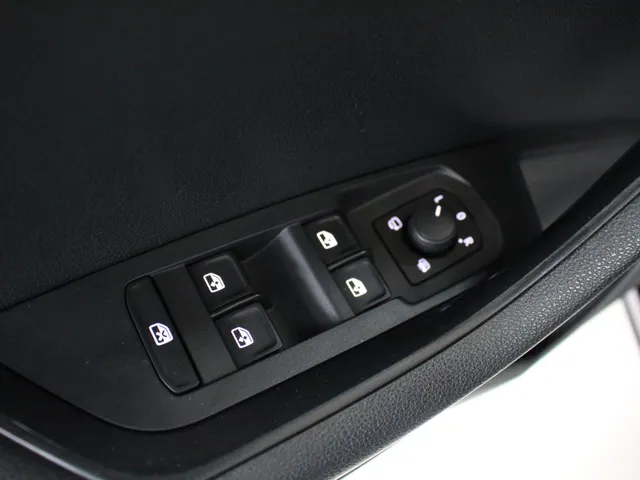 Škoda Karoq 1.5 TSI ACT Sportline Blackstyle Navigatie | Camera | Digitale Cockpit | Stoelverwarming | Adaptieve Cruuse Control